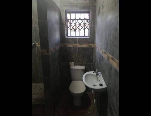 2 BEDROOM PROPERTY TO RENT IN BIRCH ACRES